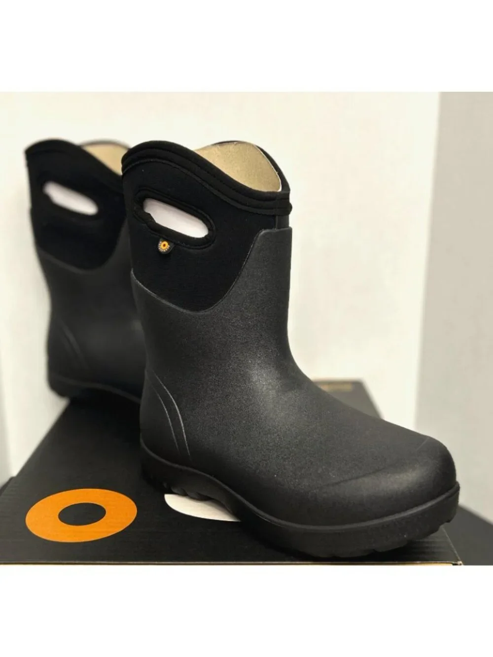Bogs Classic Seamless Mid Rain Boots Womens Size 6 Black Waterproof Insulated BN